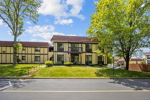 5 Loudon Dr #9, Fishkill, NY 12524
