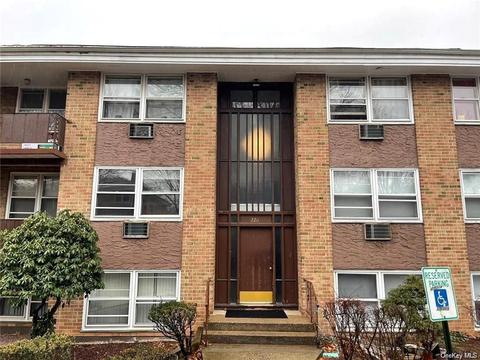 184 Kearsing Pkwy, Ramapo, NY 10952