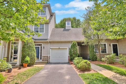 1605 Half Moon Bay Dr, Cortlandt, NY 10520