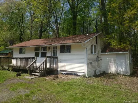 64 Bruynswick Rd, Gardiner, NY 12561