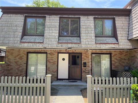 1 Heritage Dr #G, Clarkstown, NY 10956