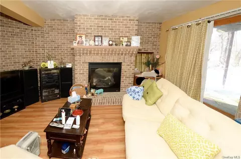 1 Silver Ln, Ramapo, NY 10977