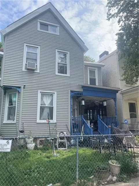 51 Beacon St, Newburgh, NY 12550