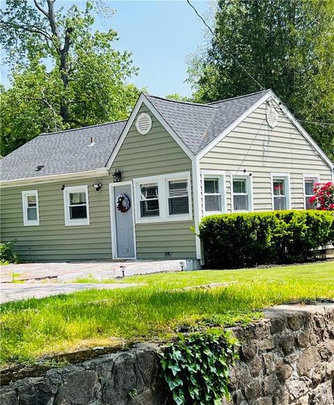 30 Orchard Rd, Putnam Valley, NY 10579