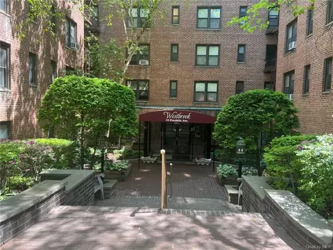 10 Franklin Ave #1A, White Plains, NY 10601