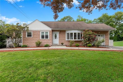 22 Cynthia Rd, Cortlandt, NY 10567