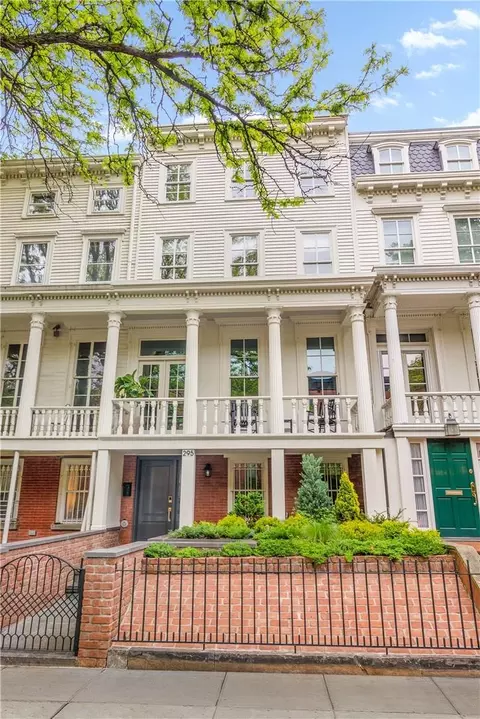 295 Cumberland St, Brooklyn, NY 11238