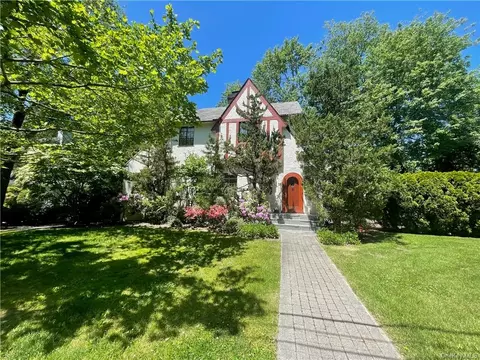 35 Valley Rd, Scarsdale, NY 10583