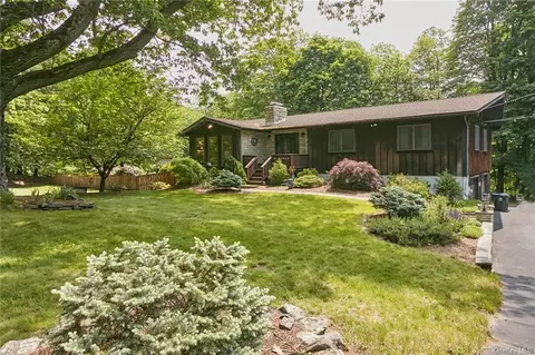 75 Old Quaker Hill Rd, Monroe, NY 10950