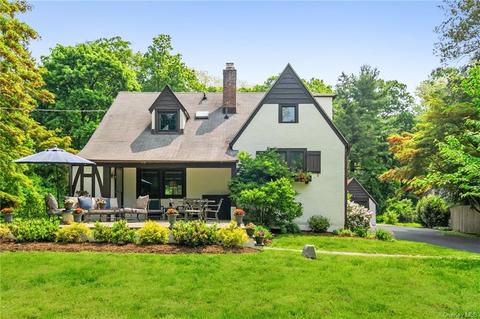 345 Quaker Rd, New Castle, NY 10514