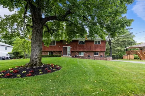 80 S Southgate Dr, Ramapo, NY 10977