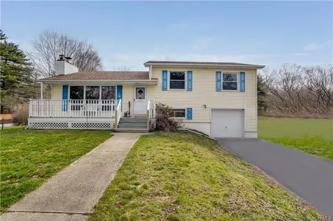 9 Walker Rd, La Grange, NY 12603