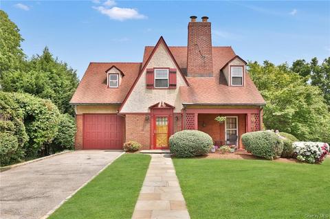 2 Shelley Ave, Mount Pleasant, NY 10595