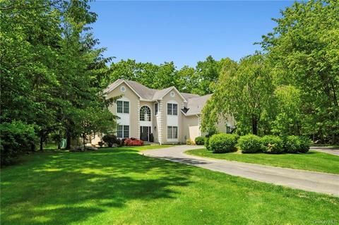 3 Split Rock Rd, Pound Ridge, NY 10576