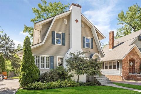 15 Monroe St, Pelham, NY 10803