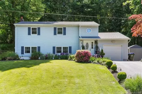 20 Old Town Rd, Monroe, NY 10950