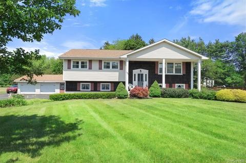 184 St Andrews Rd, Walden, NY 12586