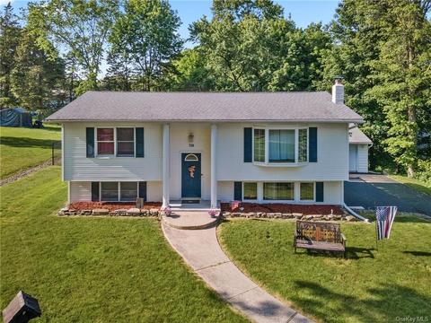 118 Windsor Ter, New Windsor, NY 12577