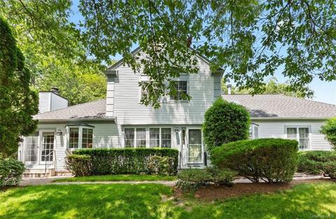 82 Brook Hills Cir, White Plains, NY 10605
