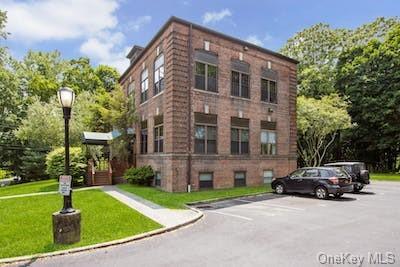 487 South Ave #4, Beacon, NY 12508