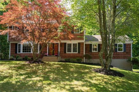 1 Menocker Rd, Ramapo, NY 10952