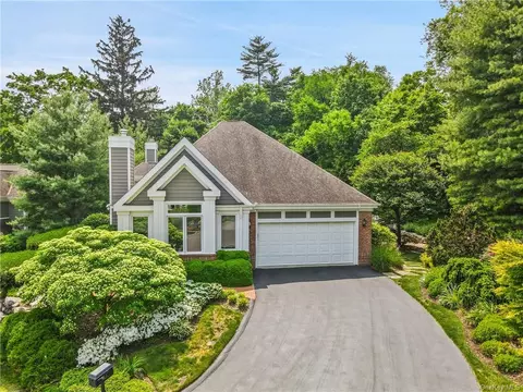 14 Longledge Dr, Rye, NY 10573