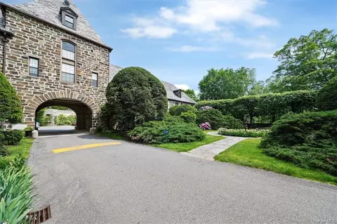 341 Furnace Dock Rd #9, Cortlandt, NY 10567