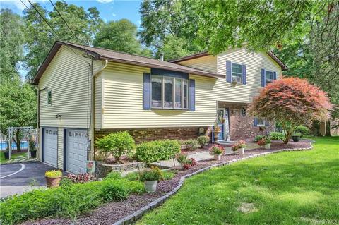 26 Sodano Rd, East Fishkill, NY 12533