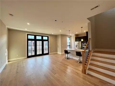 102 Legend Dr #307, Mount Pleasant, NY 10591