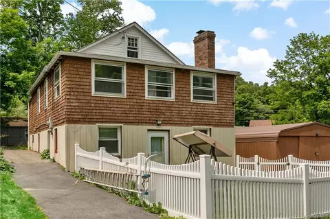 9 Oriole St, Putnam Valley, NY 10579