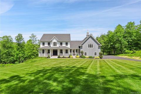 11 Falcon Ridge Dr, Lewisboro, NY 10526
