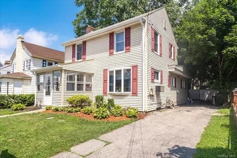 26 Roe St, Newburgh, NY 12550