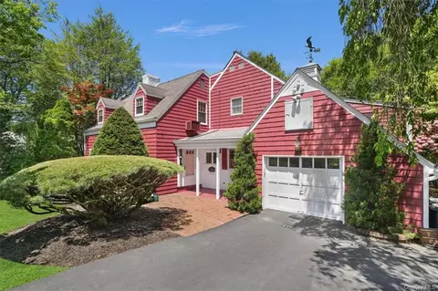 18 Beacon Hill Rd, Greenburgh, NY 10502