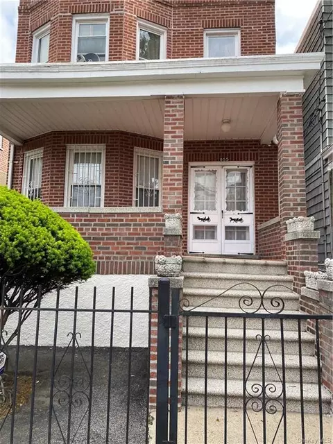 855 E 224th St, Bronx, NY 10466
