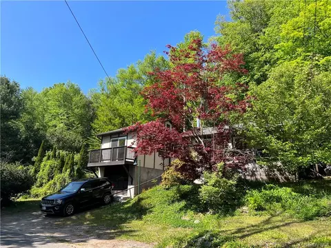 53 Overlook Rd, Woodbourne, NY 12788