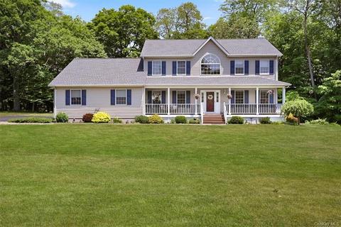 4 Windsor Ln, Cornwall, NY 12518