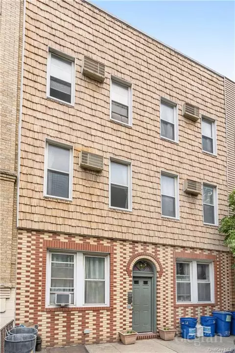 530 Graham Ave, Brooklyn, NY 11222
