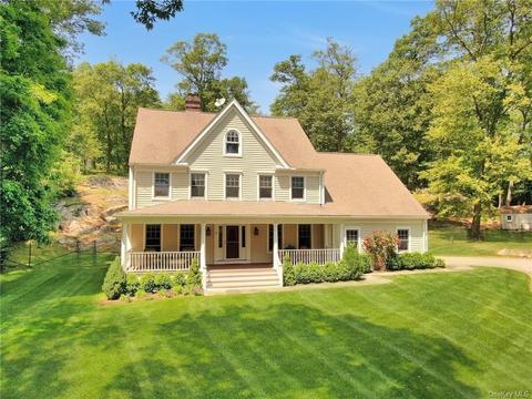 8 Raafenberg Rd, Mount Pleasant, NY 10591
