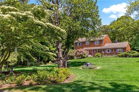 67 Apple Ln, Briarcliff Manor, NY 10510