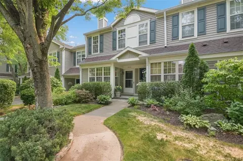 1606 Pondcrest Ln, Greenburgh, NY 10607