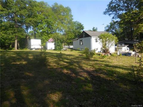 47 Overland Dr, Wallkill, NY 12589 photo 1