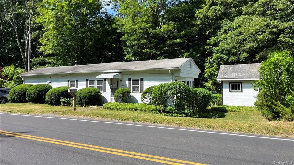 73 New Paltz Rd, Lloyd, NY 12528 1 photo Movoto