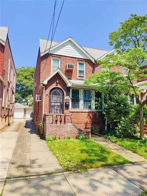 8931 209th St, Queens Village, NY 11427
