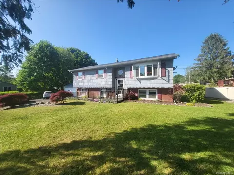 118 Whipple Rd, Wallkill, NY 10940