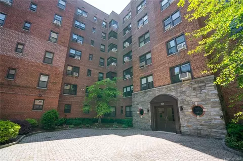 30 Ehrbar Ave #116, Mount Vernon, NY 10552