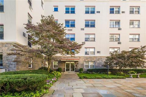 3 Stoneleigh Plz #2C, Bronxville, NY 10708