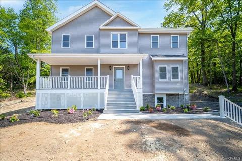 18 Fernglade Ct, Chester, NY 10918