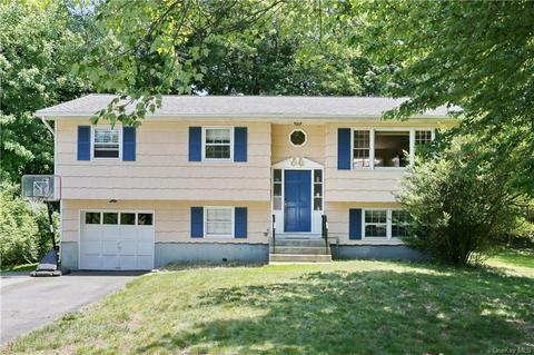 26 Lancaster Dr, Ramapo, NY 10901
