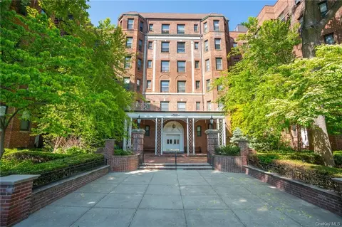 84-51 Beverly Rd #2P, New York, NY 11415