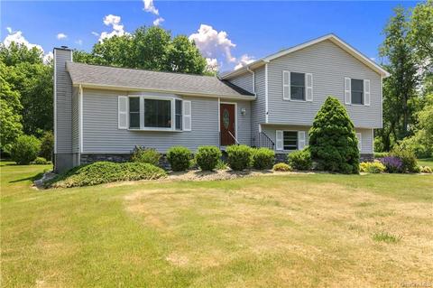 110 Sunny Ln, Stormville, NY 12582